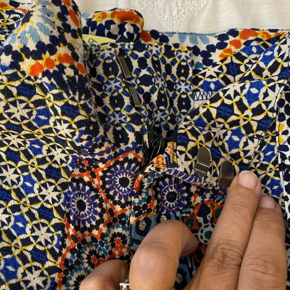 Desigual Shasa Pattern Shorts (10) - Picture 4 of 12